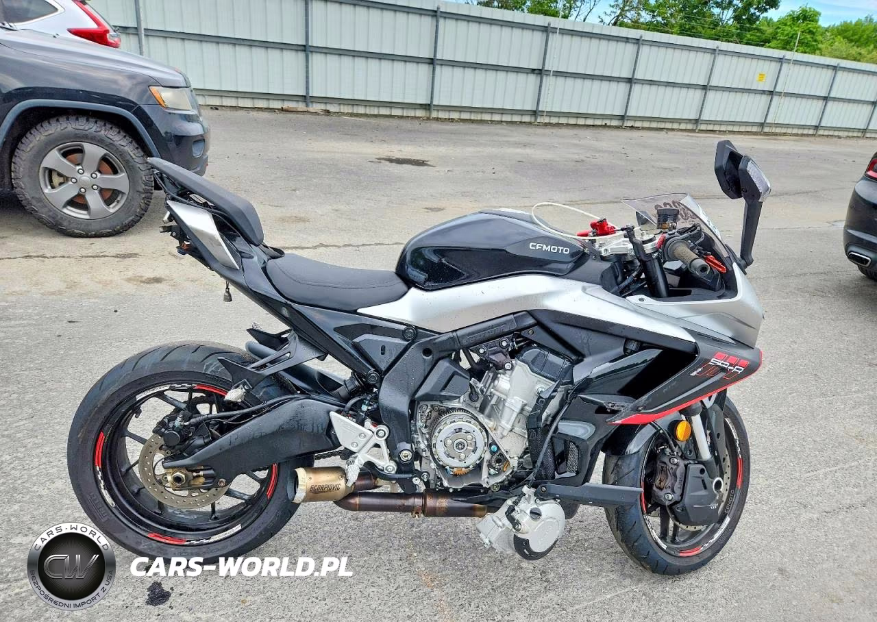 2025 Cf Moto 675Ss