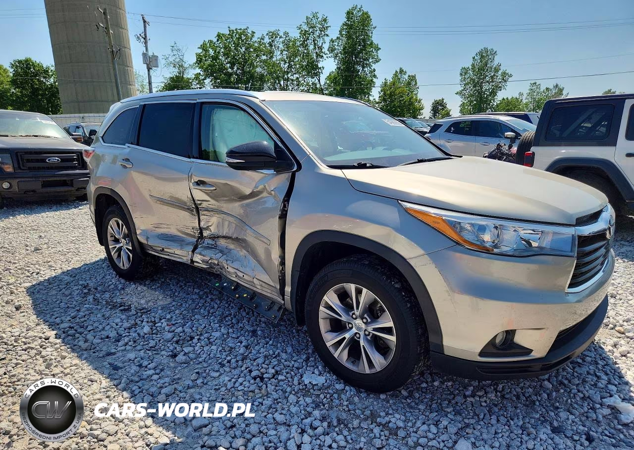 2015 Toyota Highlander Xle VIN:5TDJKRFH7FS183757 - 4