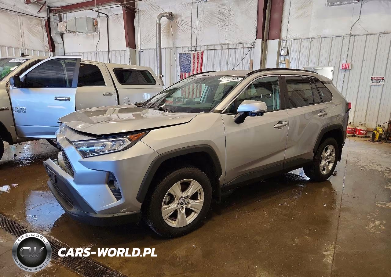 2021 Toyota Rav4 Xle – zdjęcie 1 z 14