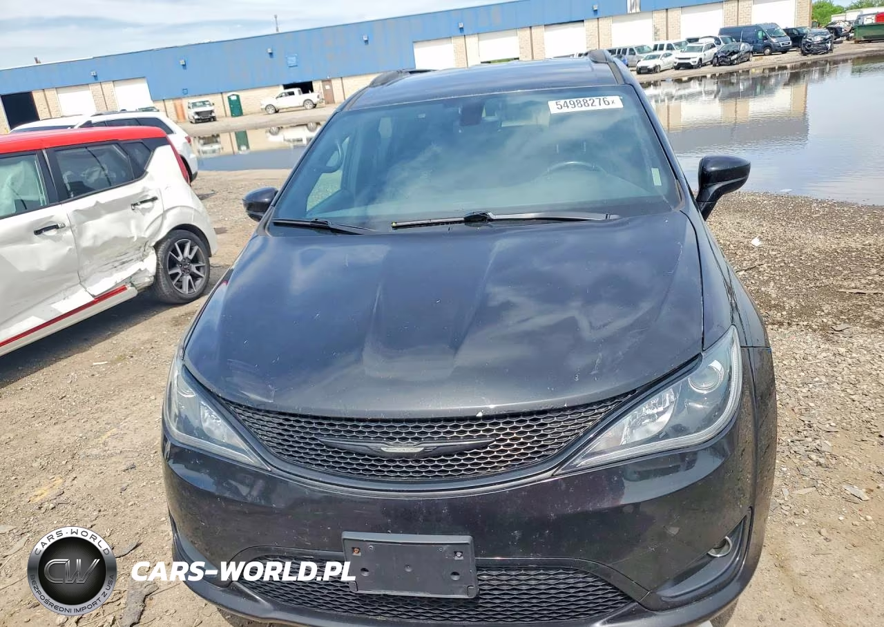 2018 Chrysler Pacifica Touring L Plus VIN:2C4RC1EG0JR351752 - 5