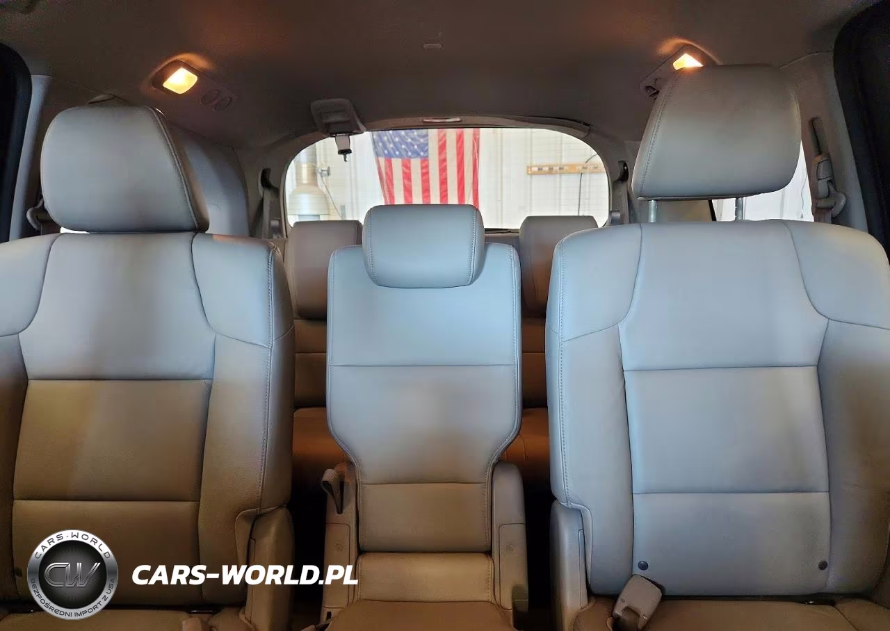 2016 Honda Odyssey Touring VIN:5FNRL5H93GB026652 - 10