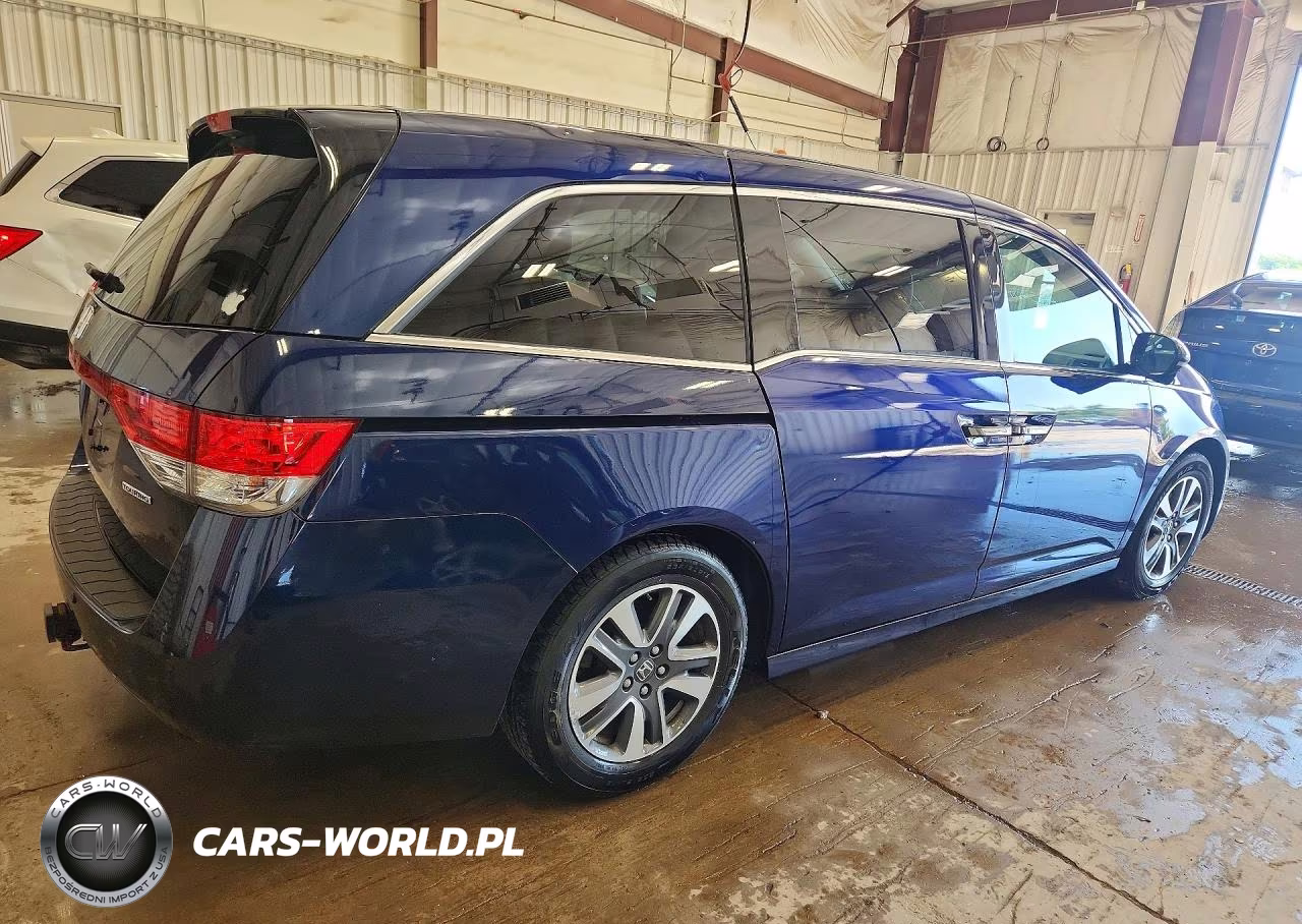 2016 Honda Odyssey Touring VIN:5FNRL5H93GB026652 - 3