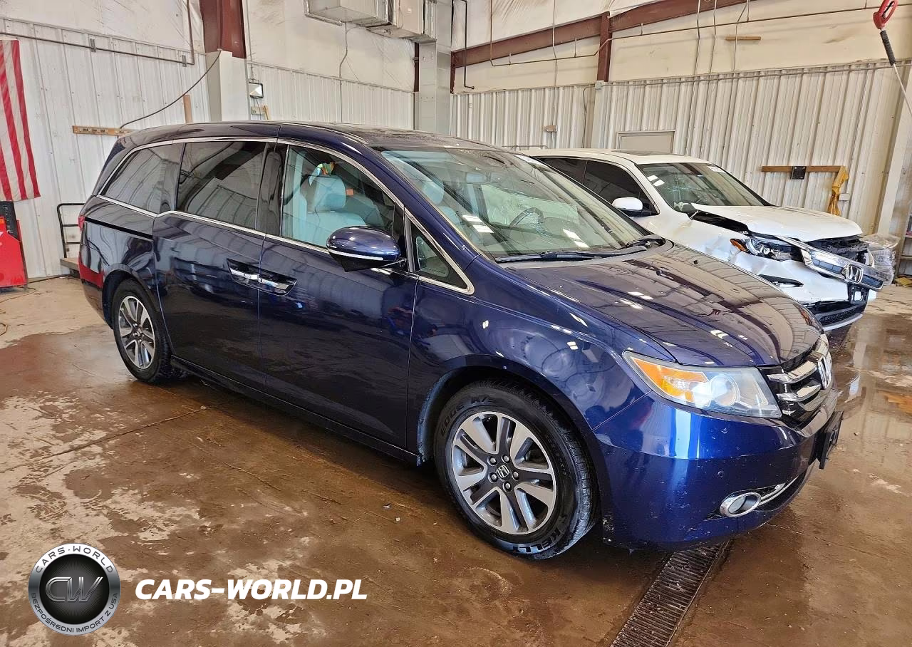 2016 Honda Odyssey Touring VIN:5FNRL5H93GB026652 - 4