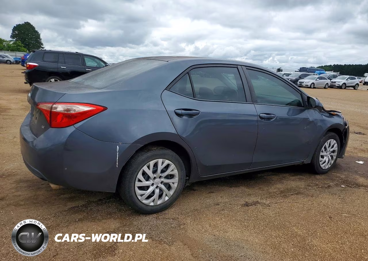 2019 Toyota Corolla Le VIN:5YFBURHE2KP856605 - 3