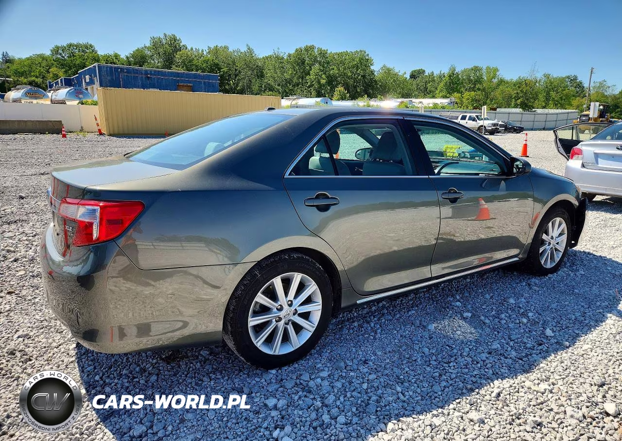 2014 Toyota Camry Xle VIN:4T1BF1FK5EU732724 - 3