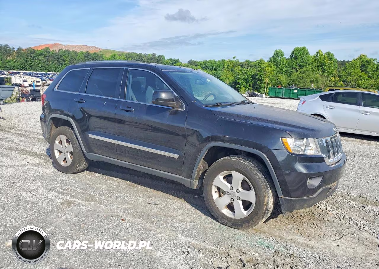 2011 Jeep Grand Cherokee Laredo VIN:1J4RS4GG1BC513944 - 4