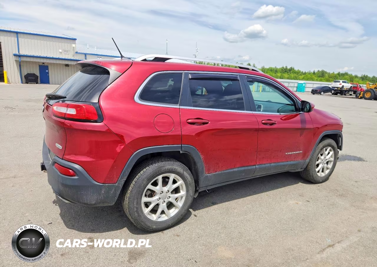 2017 Jeep Cherokee Latitude VIN:1C4PJMCS8HW615081 - 3