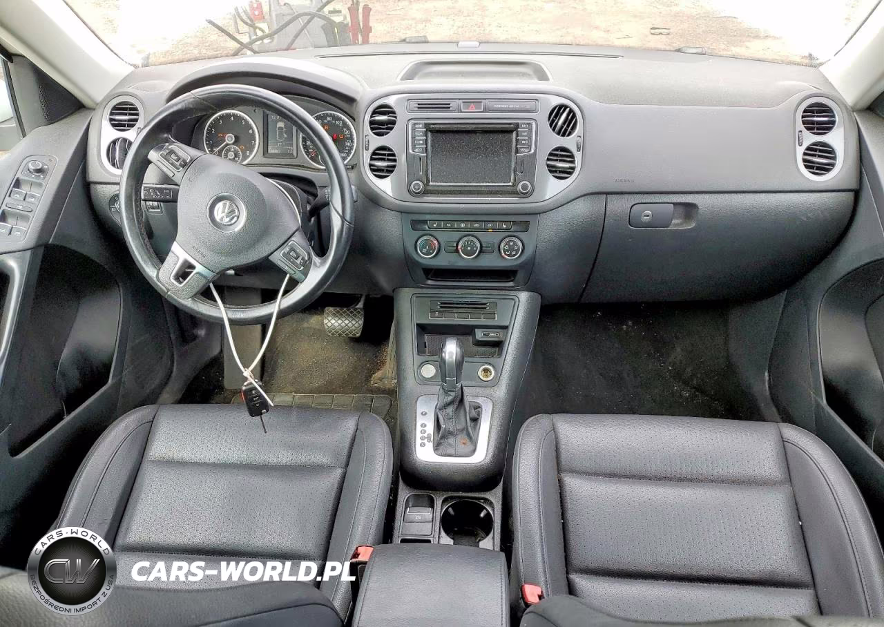 2016 Volkswagen Tiguan S VIN:WVGBV7AXXGW548041 - 8