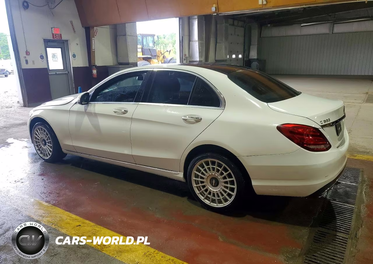 2015 Mercedes-Benz C 300 4Matic VIN:55SWF4KB7FU035237 - 2