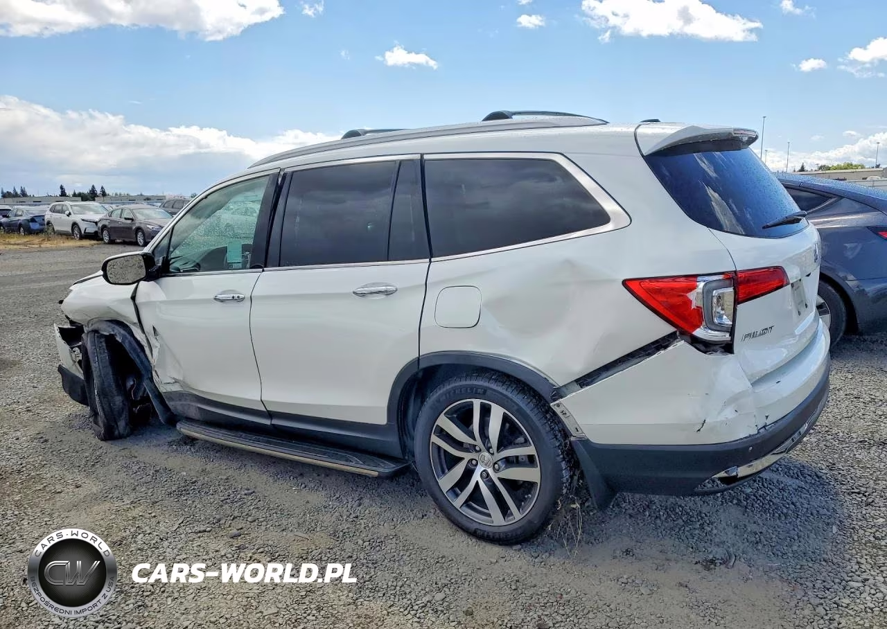 2018 Honda Pilot Touring VIN:5FNYF5H90JB026974 - 2