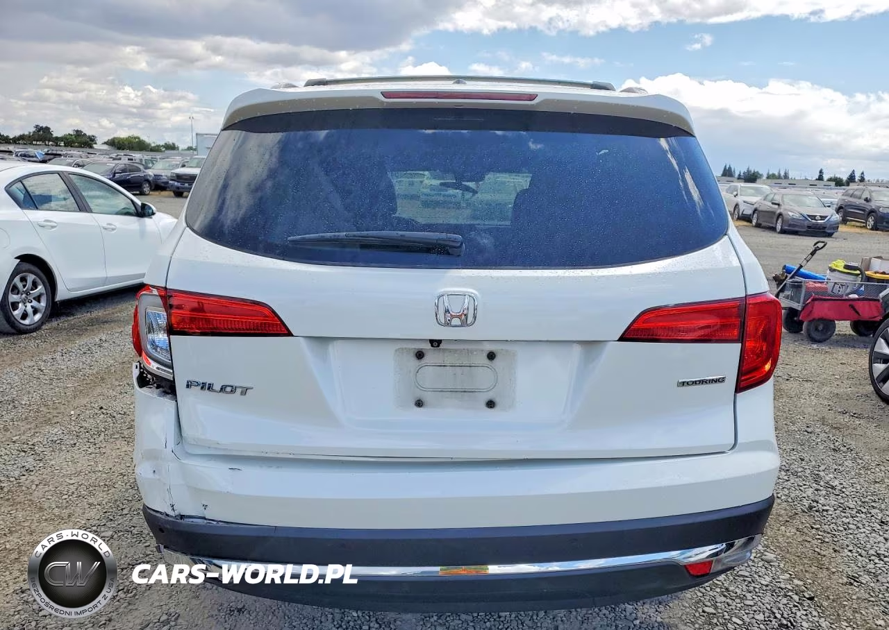 2018 Honda Pilot Touring VIN:5FNYF5H90JB026974 - 6