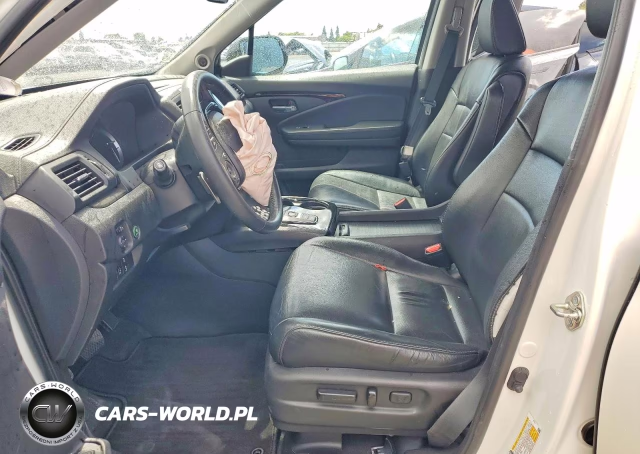 2018 Honda Pilot Touring VIN:5FNYF5H90JB026974 - 7
