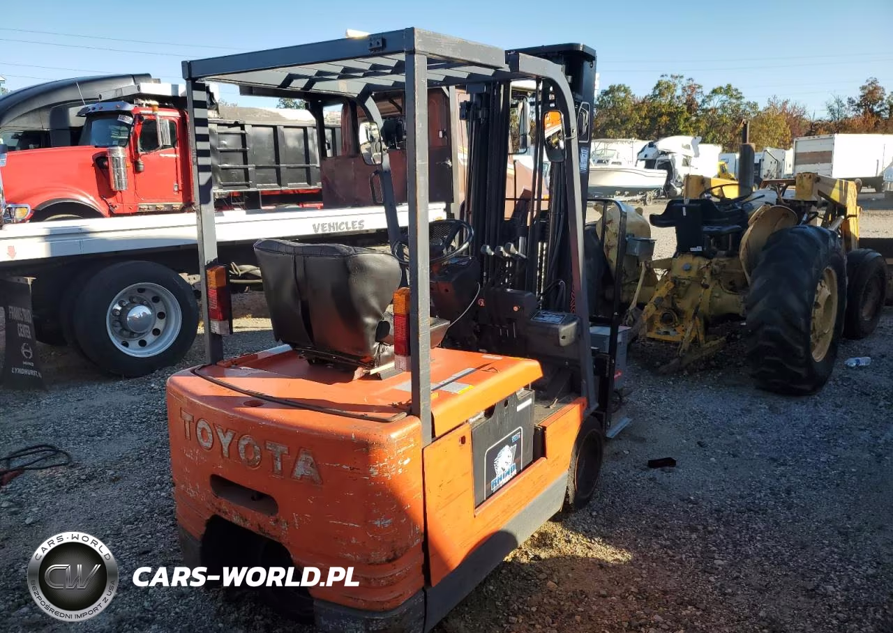 2000 Toyota Forklift - Stand Up Forklift VIN:5FBE1811441 - 4