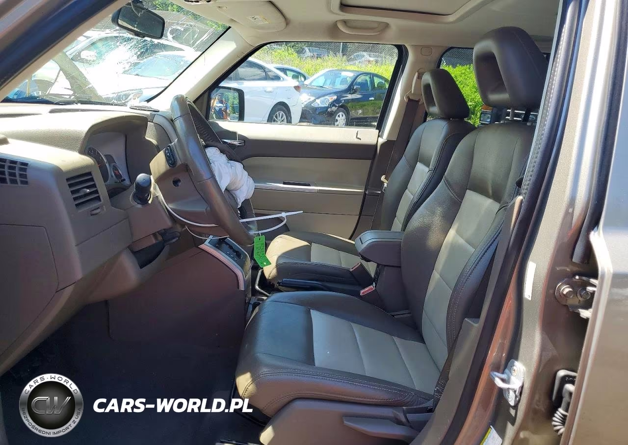 2008 Jeep Patriot Limited VIN:1J8FT48WX8D592229 - 7