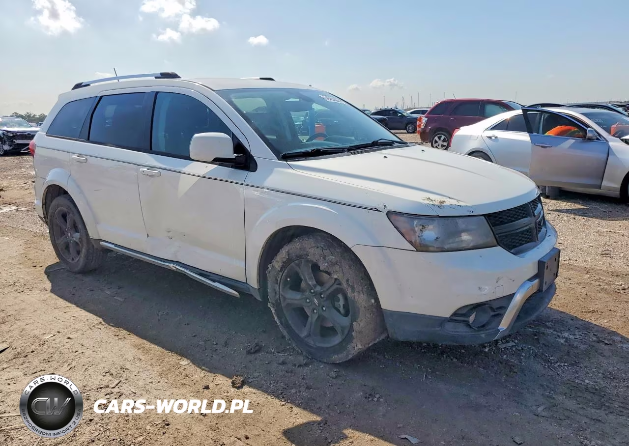 2019 Dodge Journey Crossroad VIN:3C4PDCGG2KT686684 - 4
