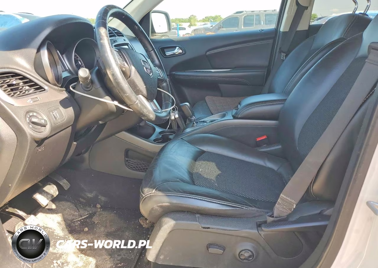 2019 Dodge Journey Crossroad VIN:3C4PDCGG2KT686684 - 7