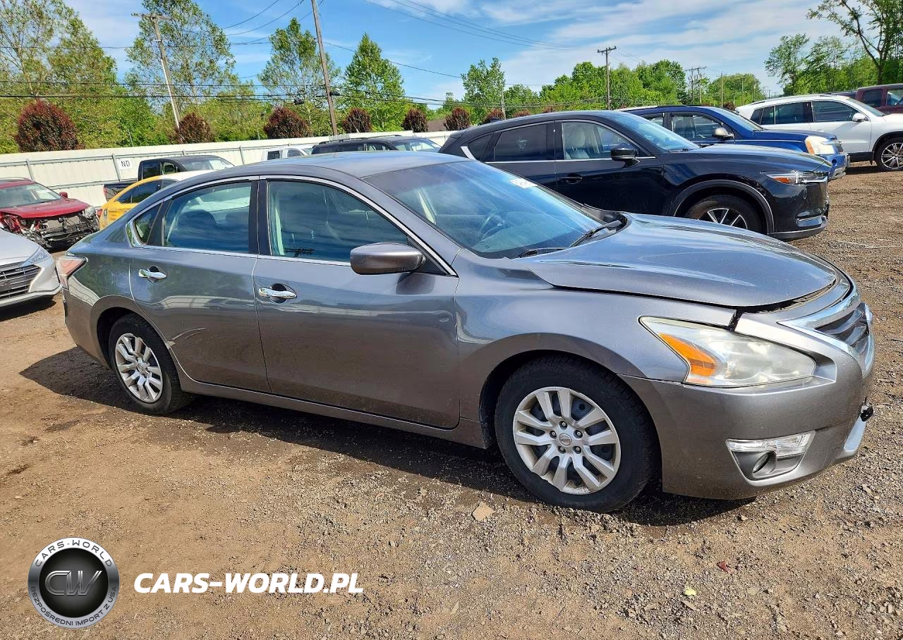 2015 Nissan Altima 2.5 S VIN:1N4AL3APXFC257124 - 4