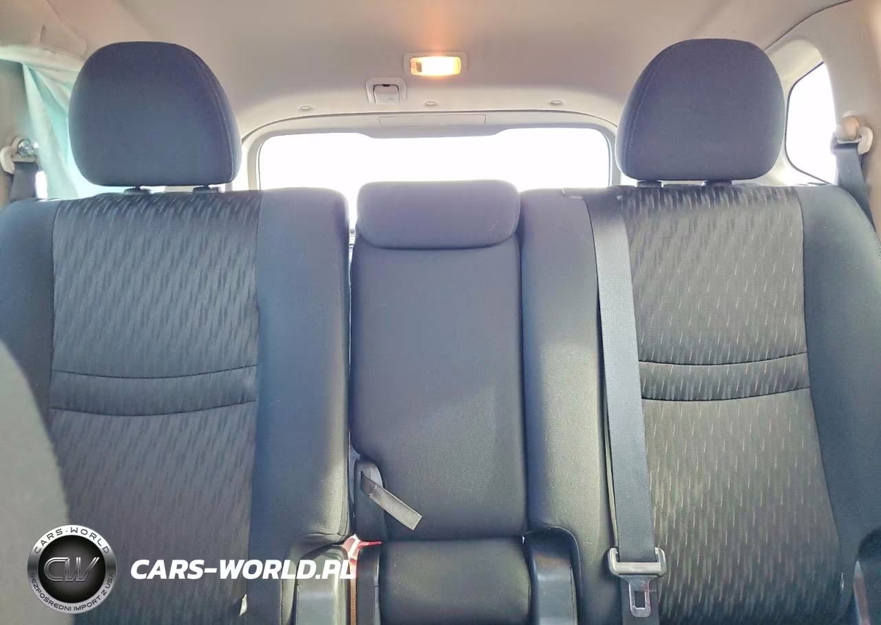 2019 Nissan Rogue S VIN:5N1AT2MT7KC812257 - 10