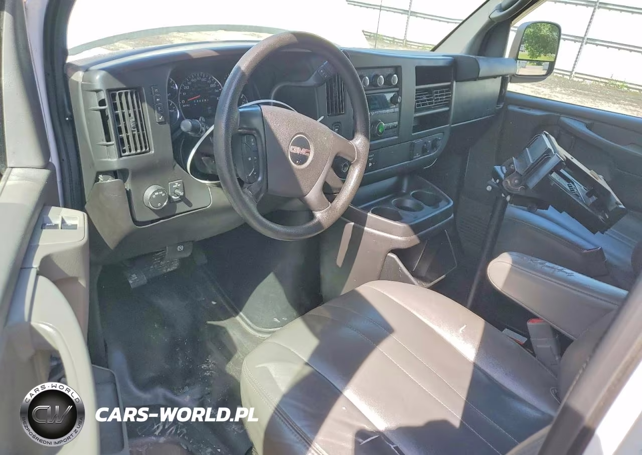 2015 GMC Savana VIN:1GTW7FCF5F1274984 - 8