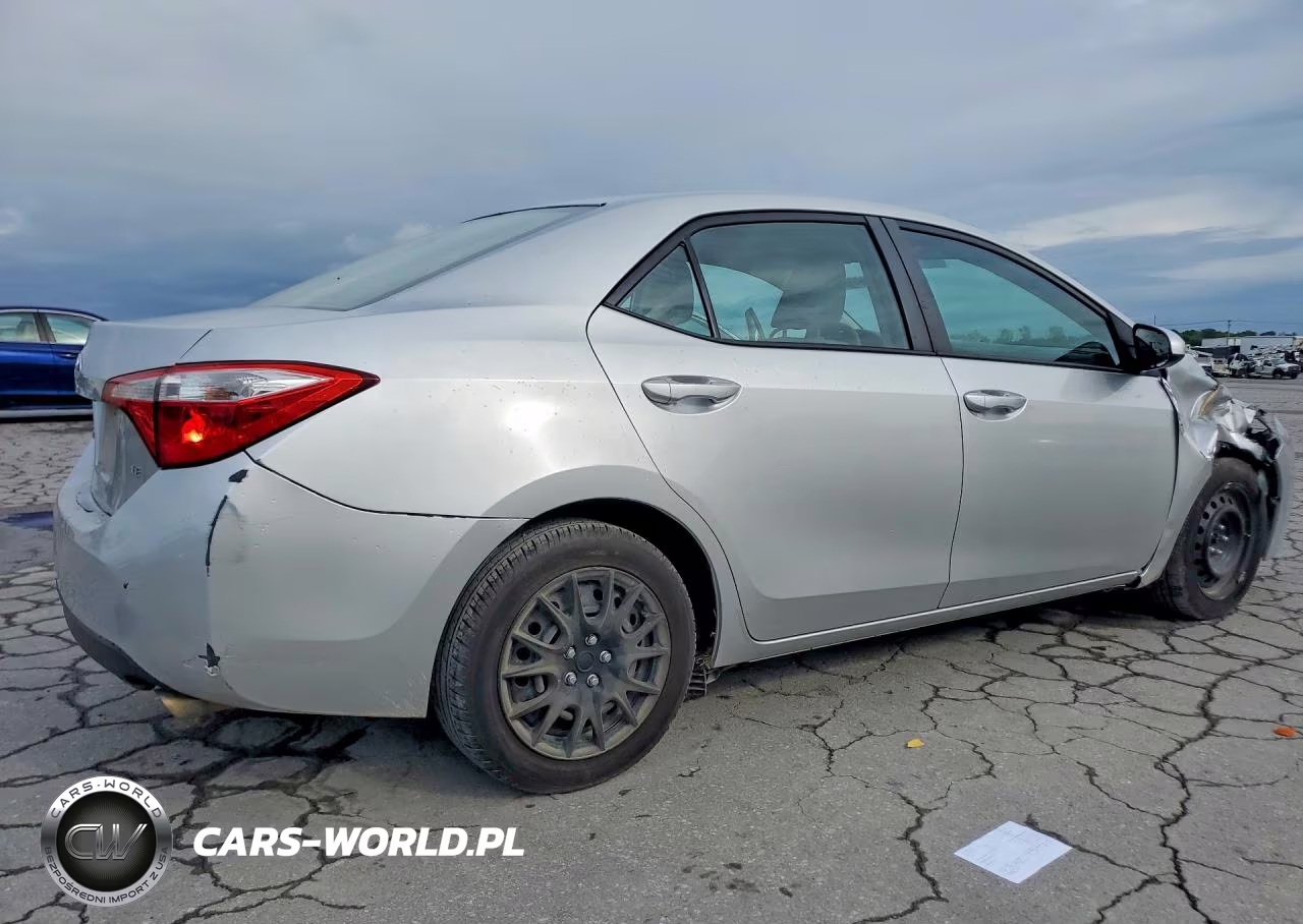 2015 Toyota Corolla Le VIN:2T1BURHE3FC410307 - 3