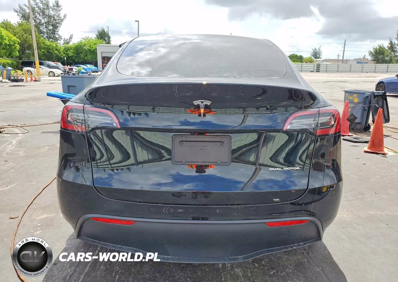 2023 Tesla Model Y VIN:7SAYGDEE5PA078442 - 6