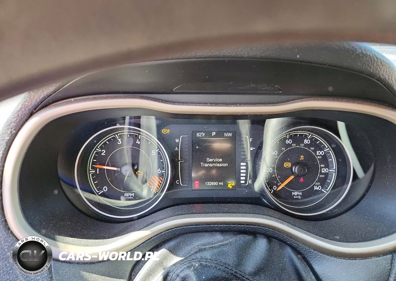 2015 Jeep Cherokee Sport VIN:1C4PJMAB6FW694105 - 9