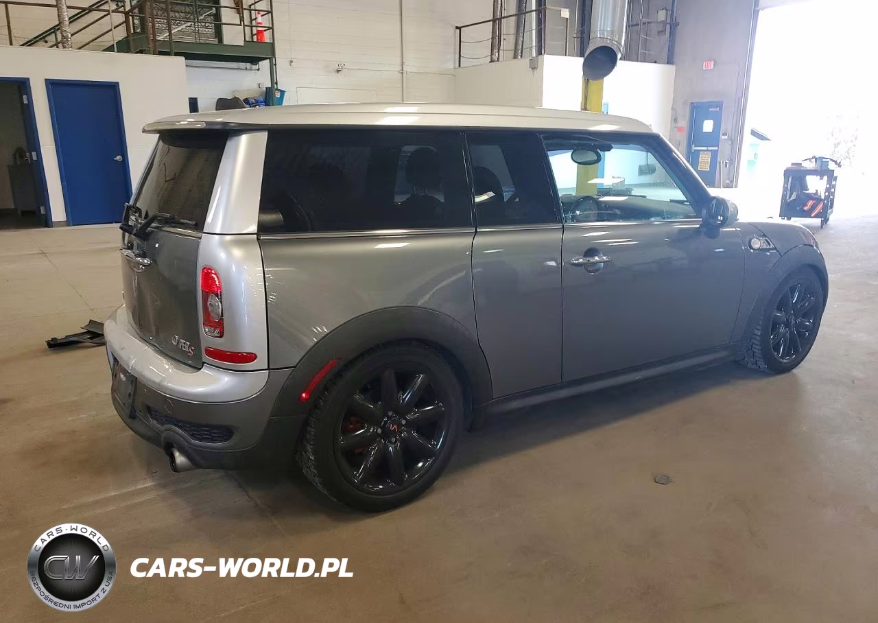 2010 Mini Cooper S Clubman VIN:WMWMM3C50ATZ32890 - 3
