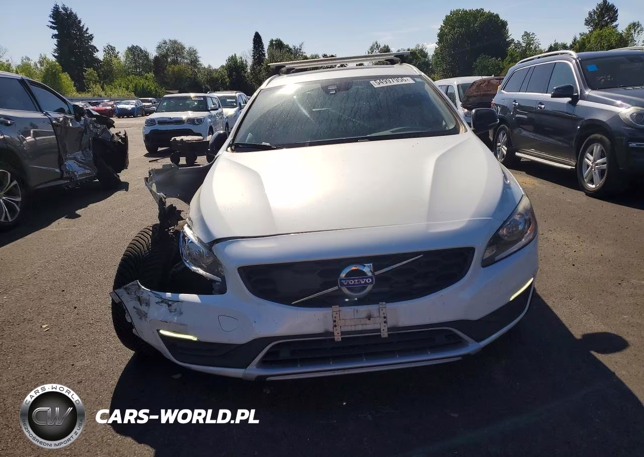 2017 Volvo V60 Cross Country Premier VIN:YV440MWKXH1040543 - 5