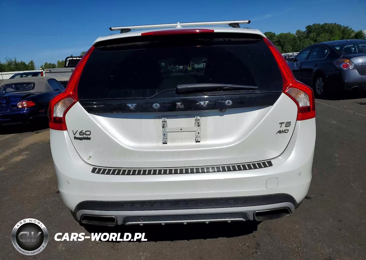 2017 Volvo V60 Cross Country Premier VIN:YV440MWKXH1040543 - 6