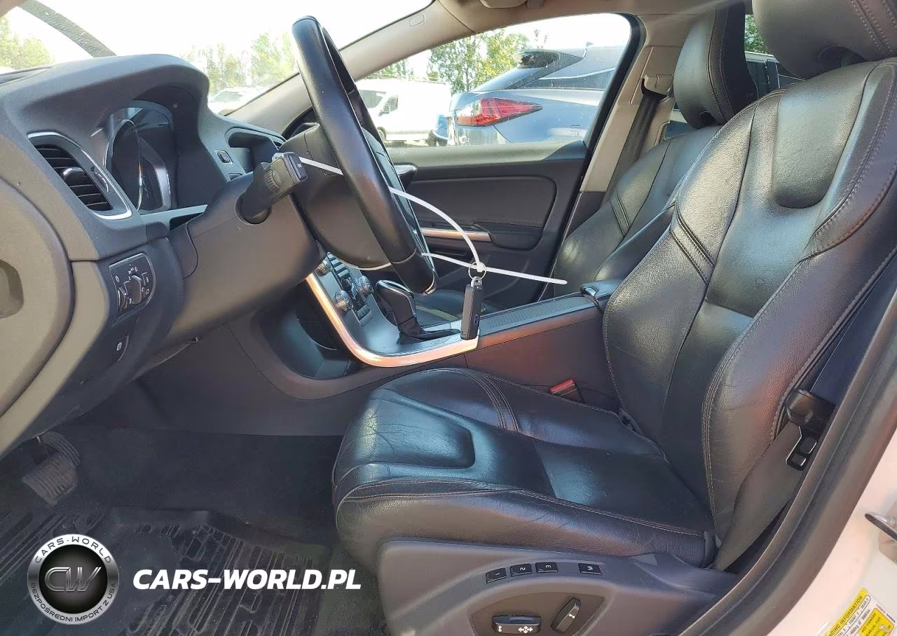 2017 Volvo V60 Cross Country Premier VIN:YV440MWKXH1040543 - 7