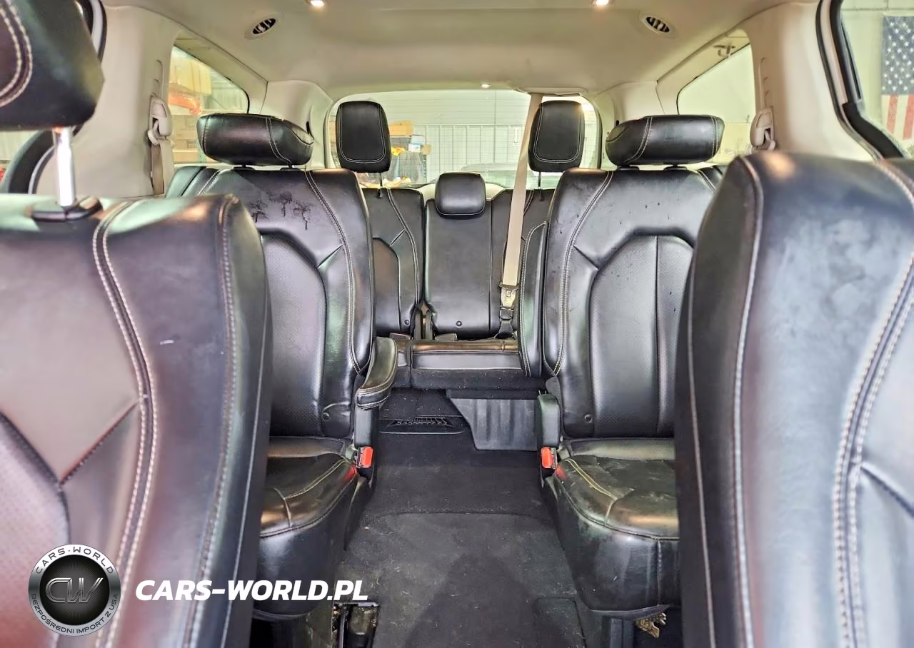 2020 Chrysler Voyager Lxi VIN:2C4RC1DG2LR261037 - 10