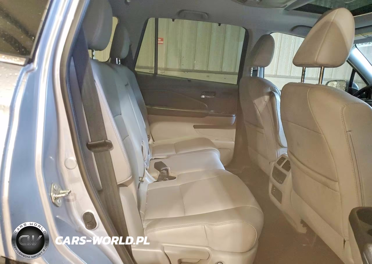 2018 Honda Pilot Touring VIN:5FNYF6H90JB037088 - 11