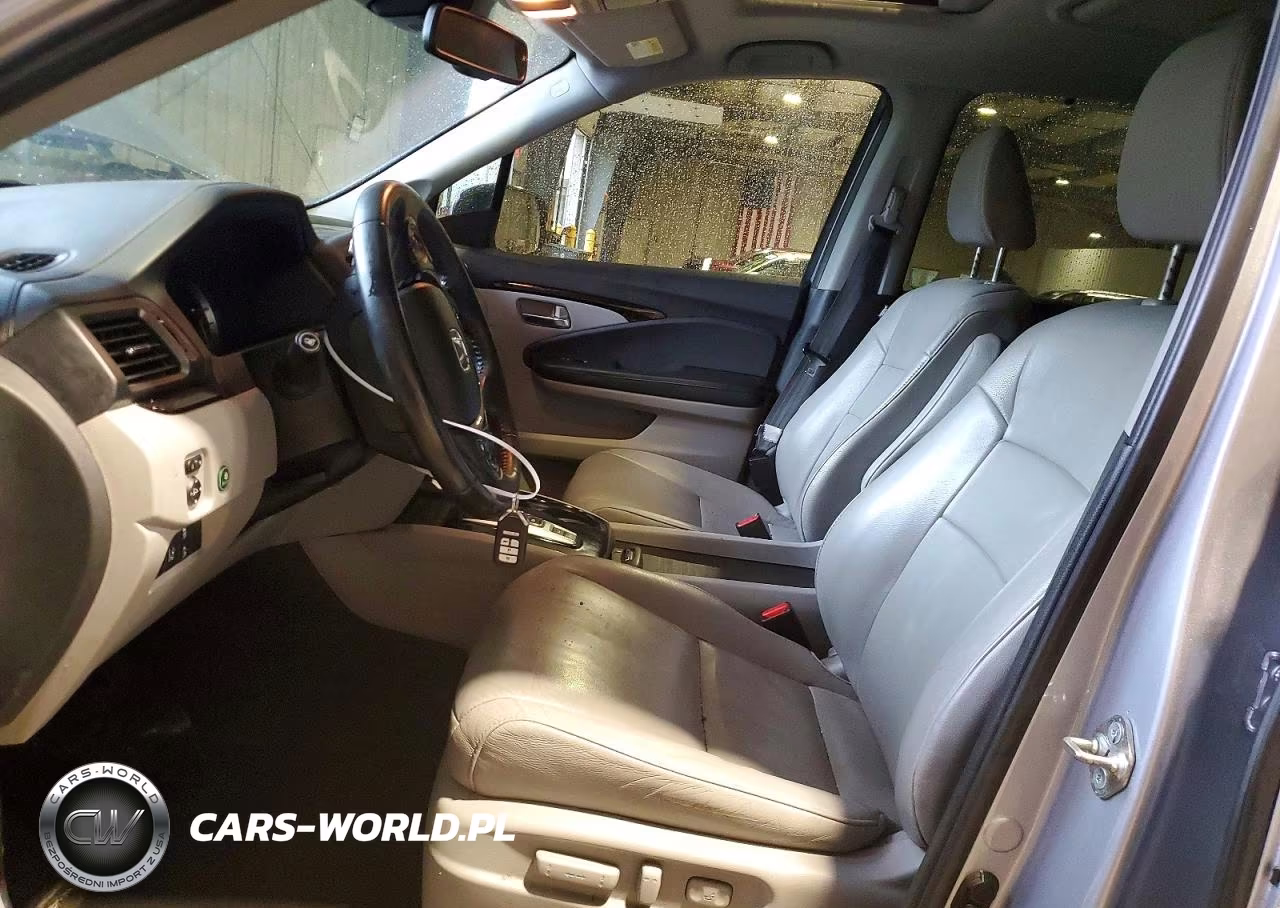 2018 Honda Pilot Touring VIN:5FNYF6H90JB037088 - 7