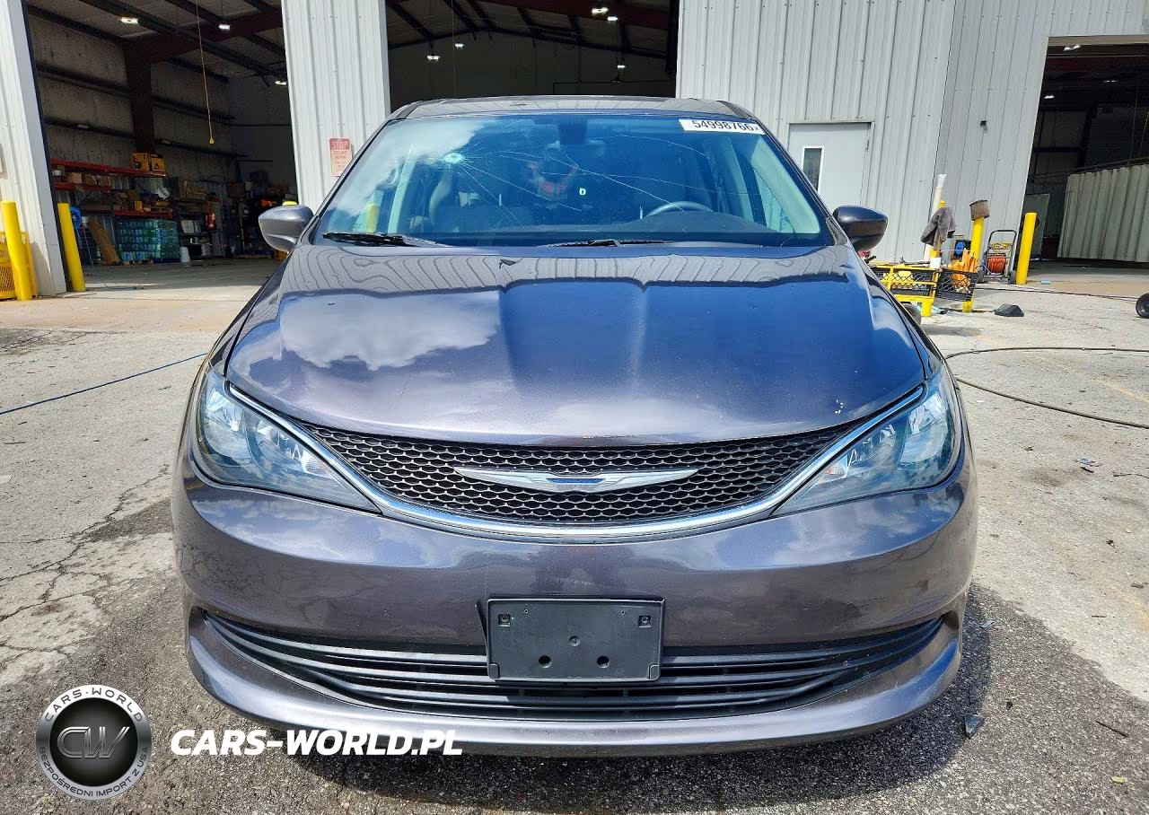 2017 Chrysler Pacifica Touring VIN:2C4RC1DG3HR526300 - 5