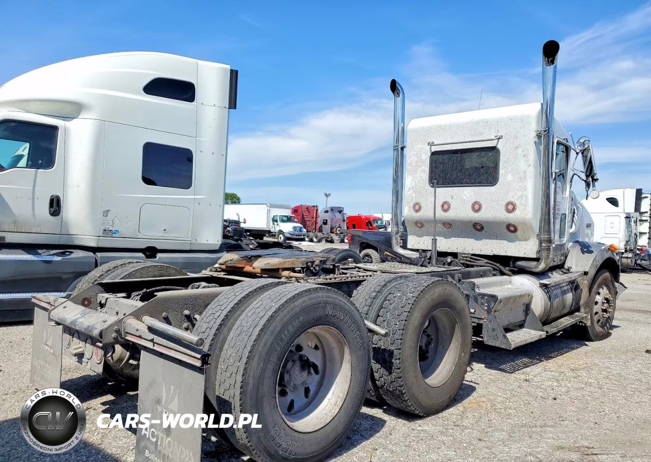 2007 Kenworth T800 Semi Truck VIN:1XKDDB9X47J203645 - 4