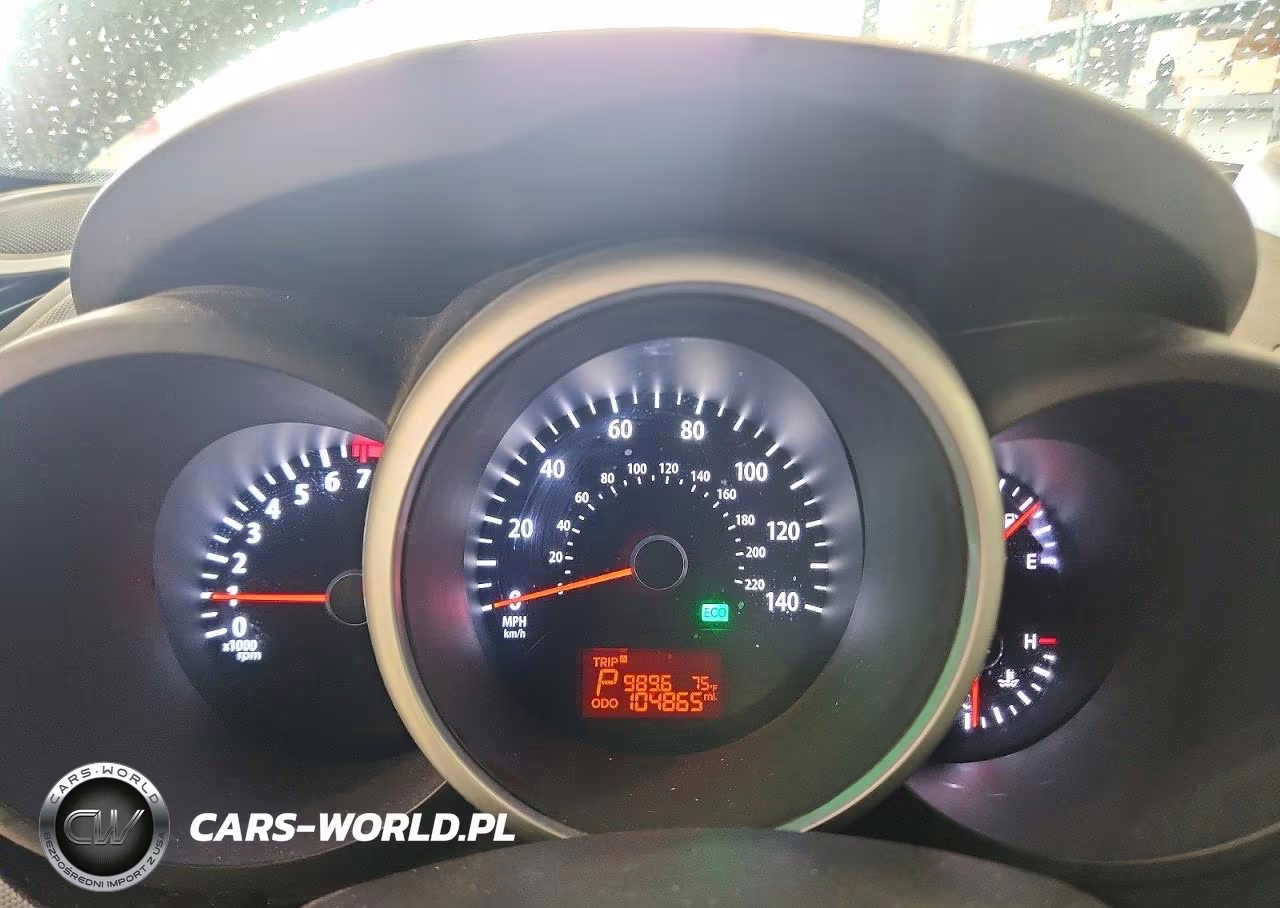 2013 Kia Soul + VIN:KNDJT2A6XD7522402 - 9