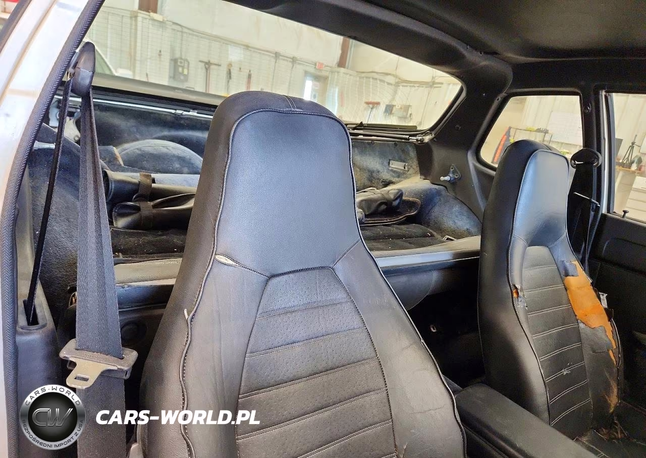 1984 Porsche 944 VIN:WP0AA0944EN463227 - 10