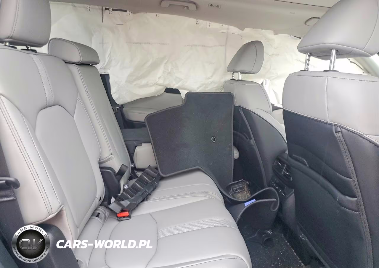 2025 Honda Pilot Touring VIN:5FNYG1H75SB191330 - 11