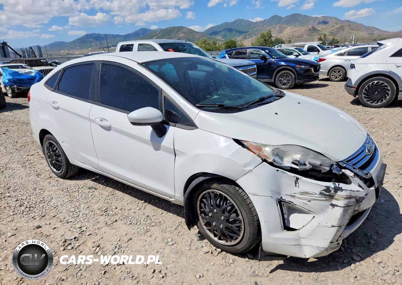 2011 Ford Fiesta Se VIN:3FADP4BJ2BM226198 - 4