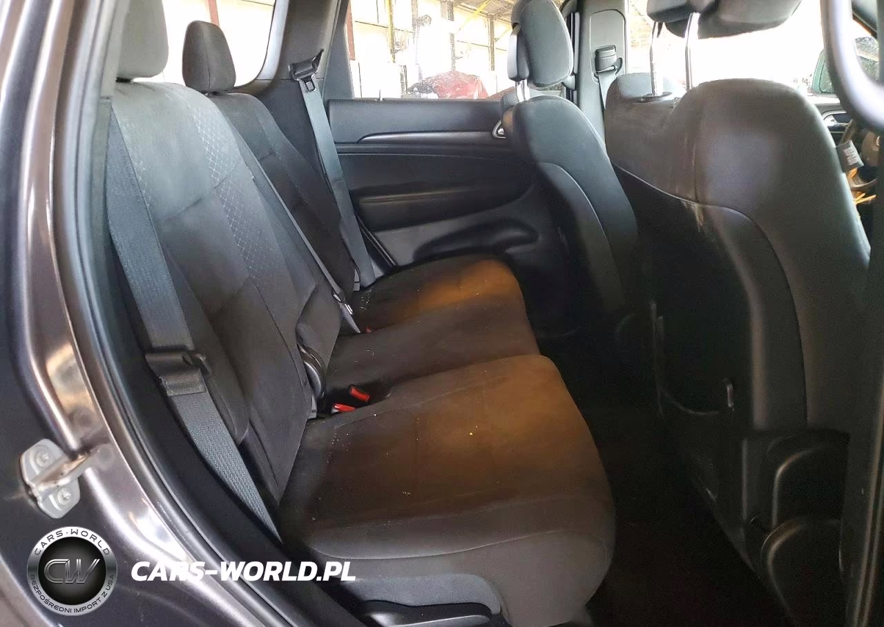 2018 Jeep Grand Cherokee Laredo E 4X4 VIN:1C4RJFAG8JC506436 - 10