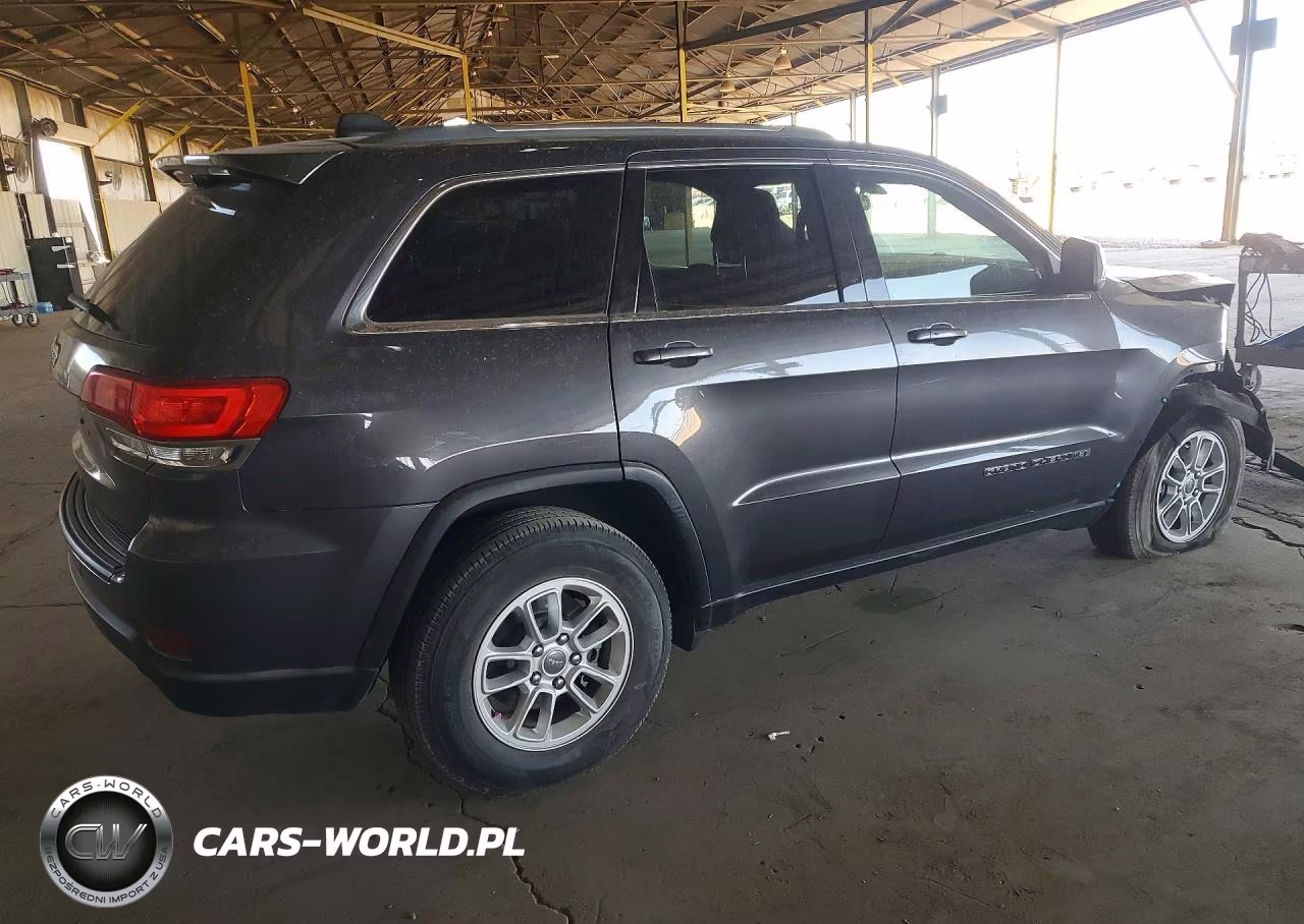 2018 Jeep Grand Cherokee Laredo E 4X4 VIN:1C4RJFAG8JC506436 - 3