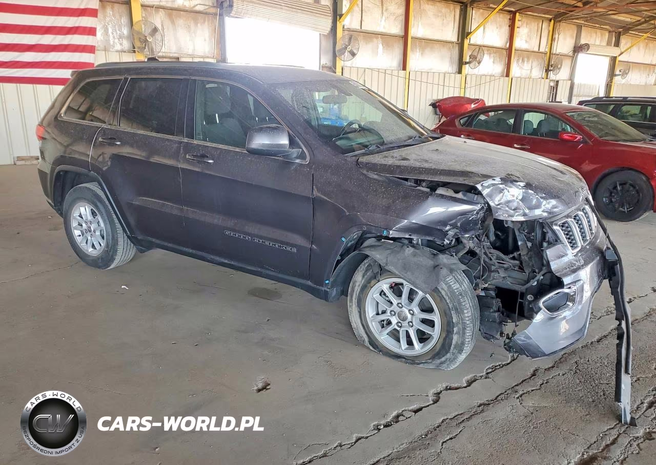 2018 Jeep Grand Cherokee Laredo E 4X4 VIN:1C4RJFAG8JC506436 - 4