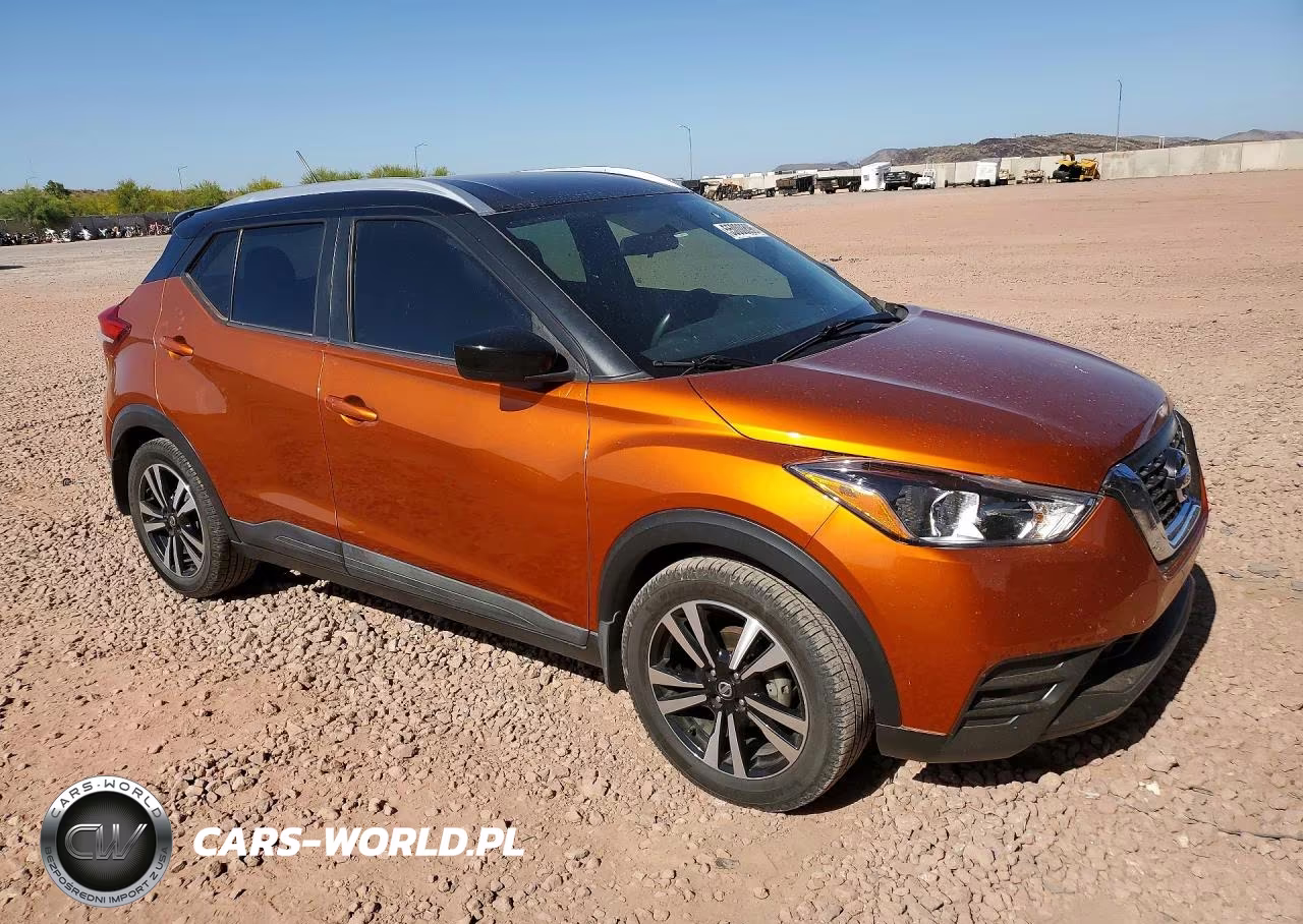 2018 Nissan Kicks S VIN:3N1CP5CU0JL524308 - 4