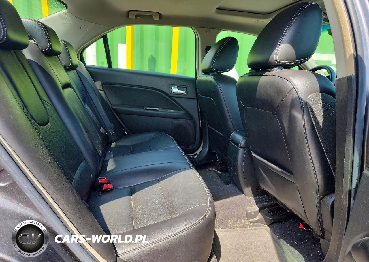 2010 Ford Focus VIN:3FAHP0JG4AR350331 - 10