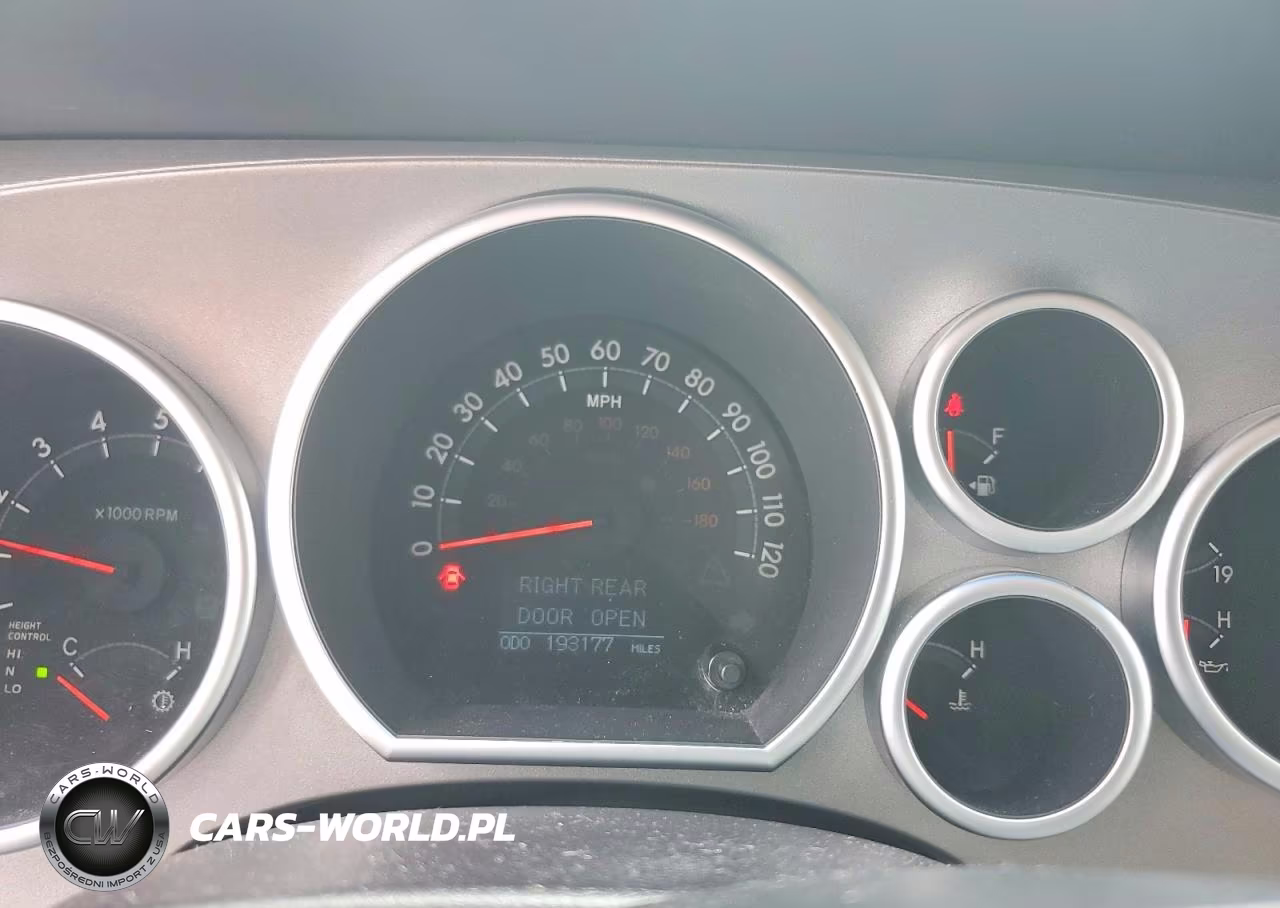 2014 Toyota Sequoia Platinum VIN:5TDYY5G14ES055806 - 9