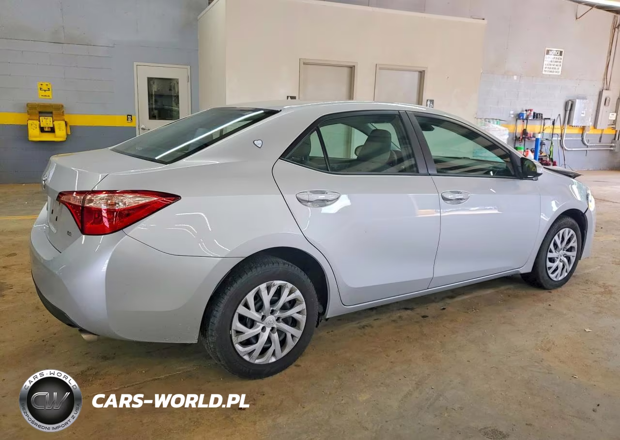 2019 Toyota Corolla Le VIN:2T1BURHE6KC152617 - 3