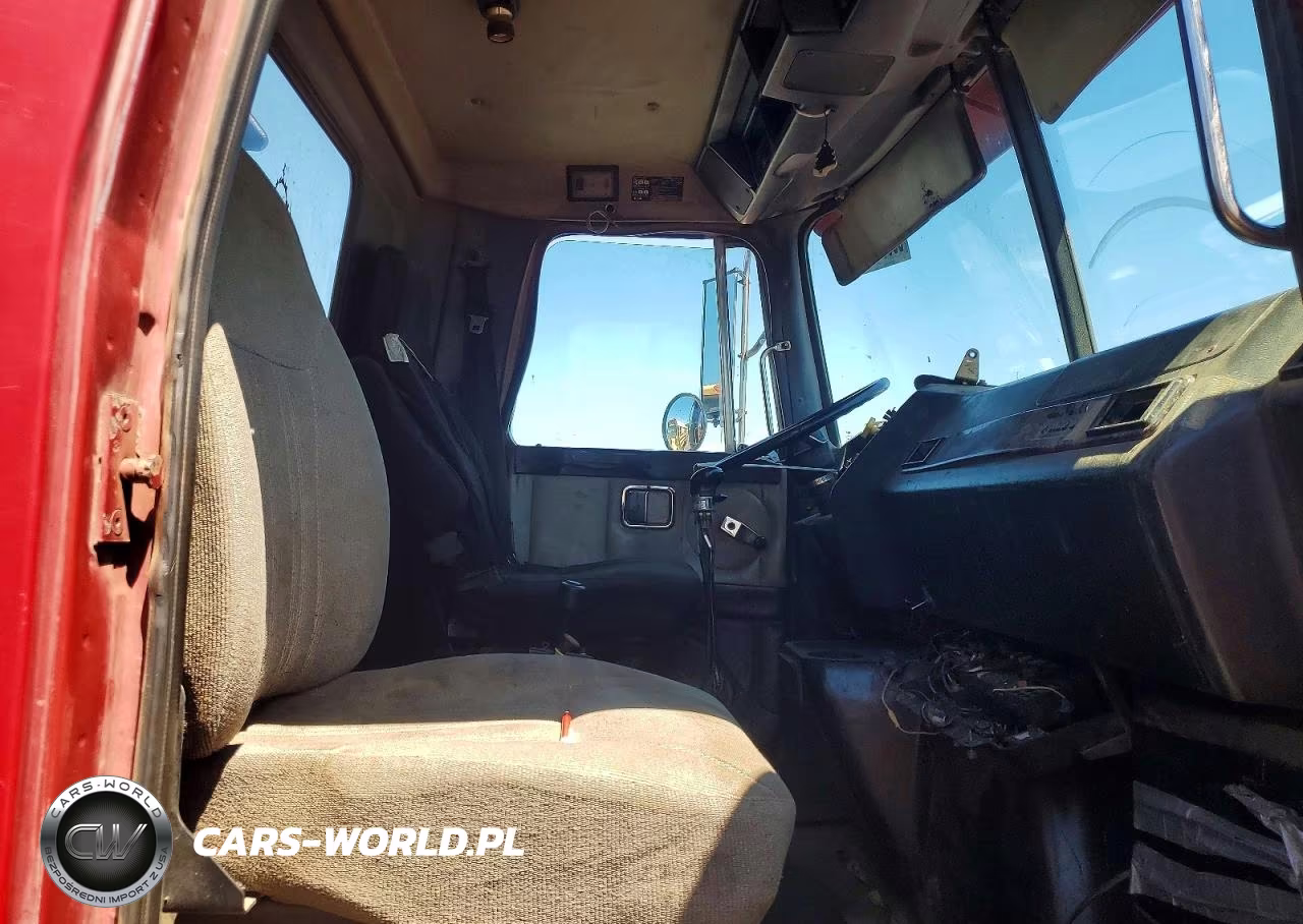 2000 Volvo Convention - Semi Truck VIN:4V5JC2UF6YN869285 - 5