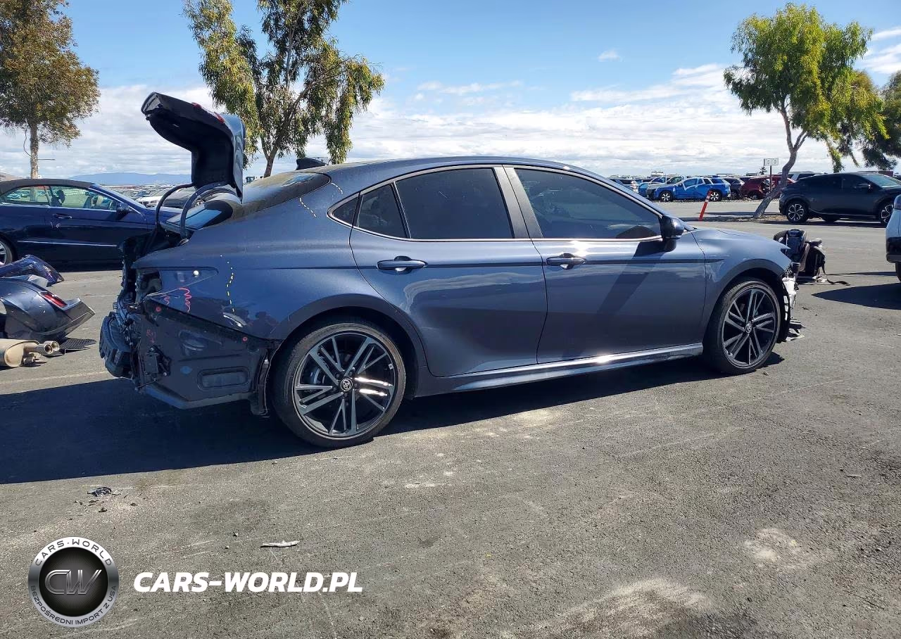 2026 Toyota Camry Xse VIN:4T1DAACKXTU681973 - 3
