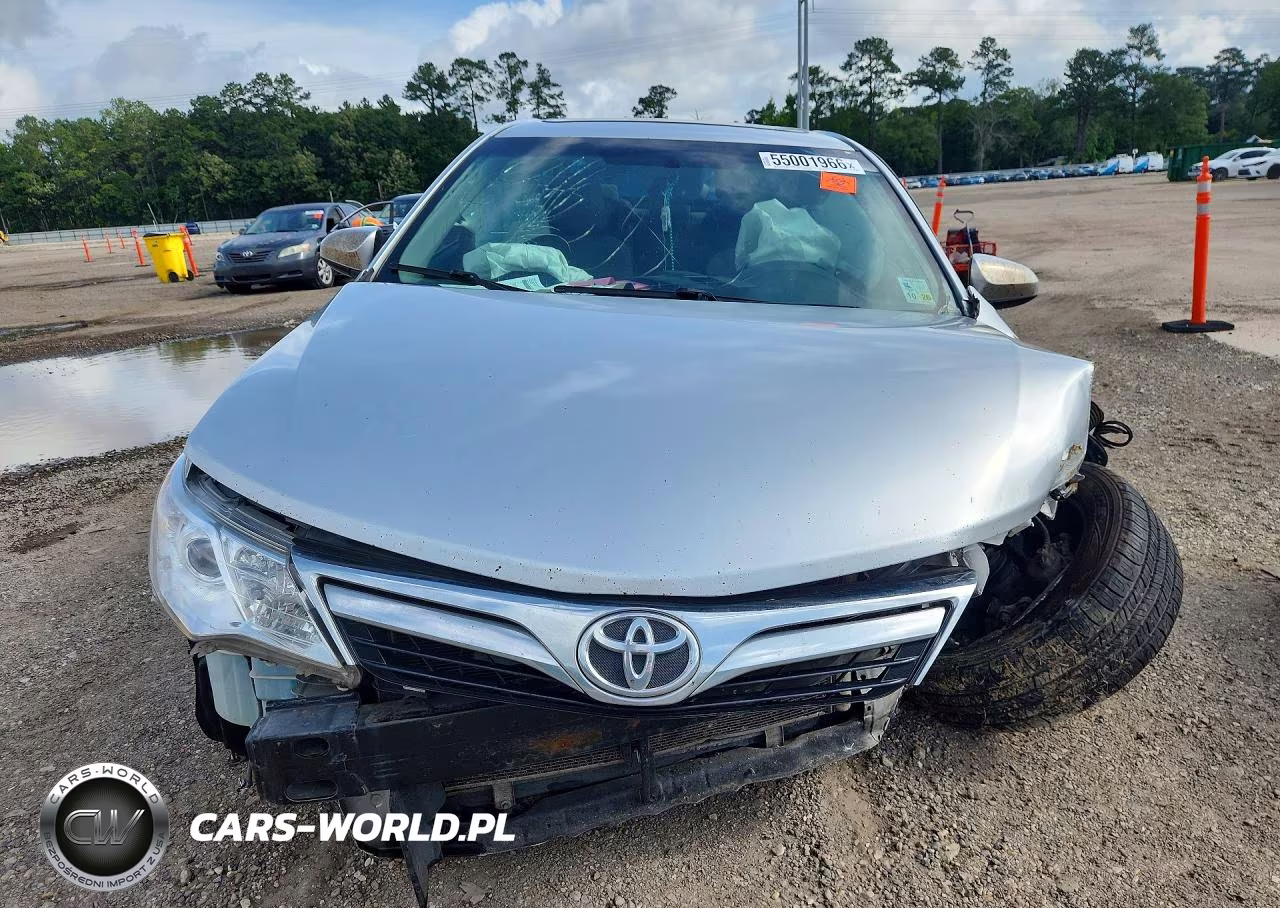 2014 Toyota Camry Xle VIN:4T4BF1FK6ER429683 - 5