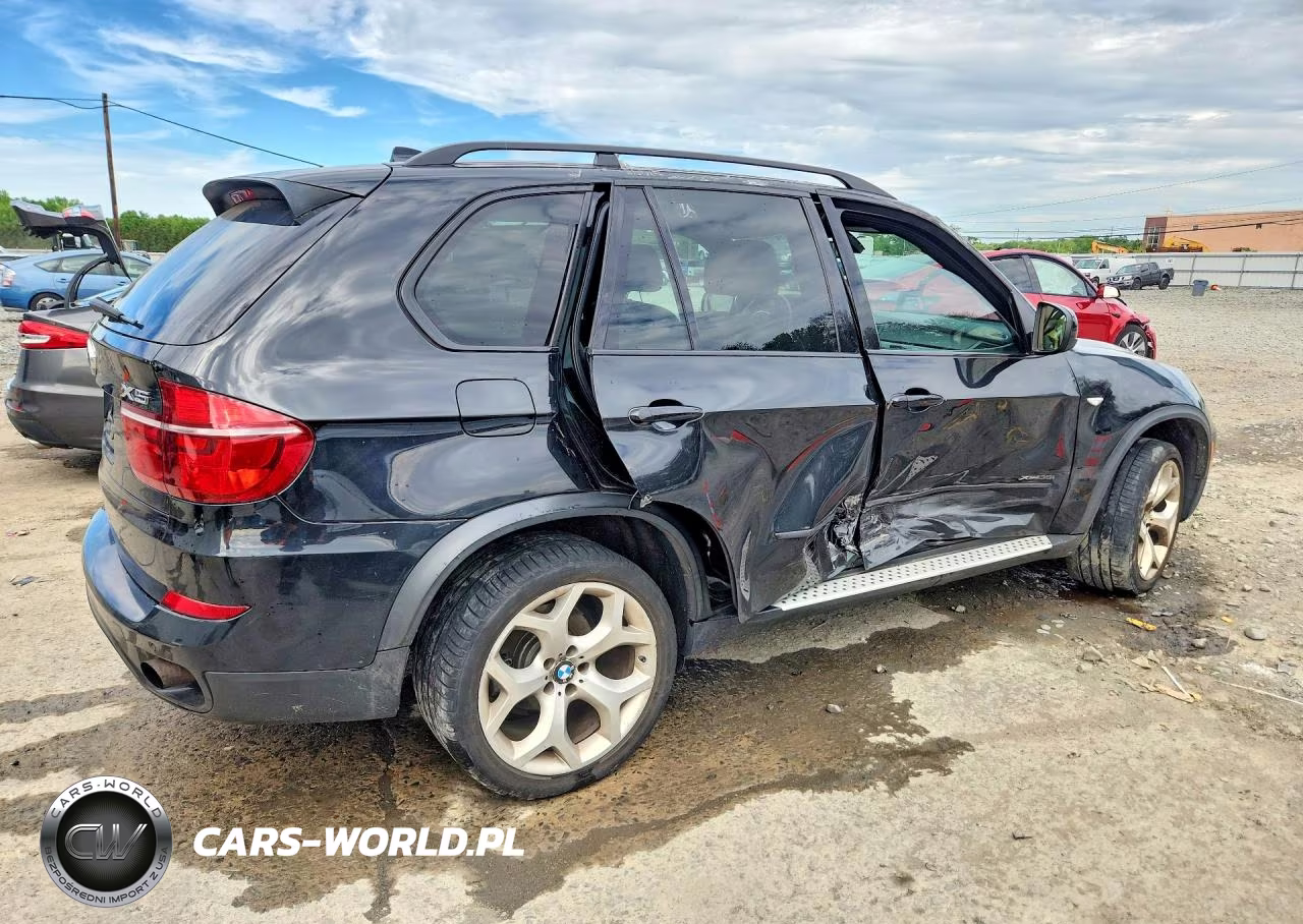 2013 BMW X5 xDrive35I VIN:5UXZV4C5XDL994103 - 3